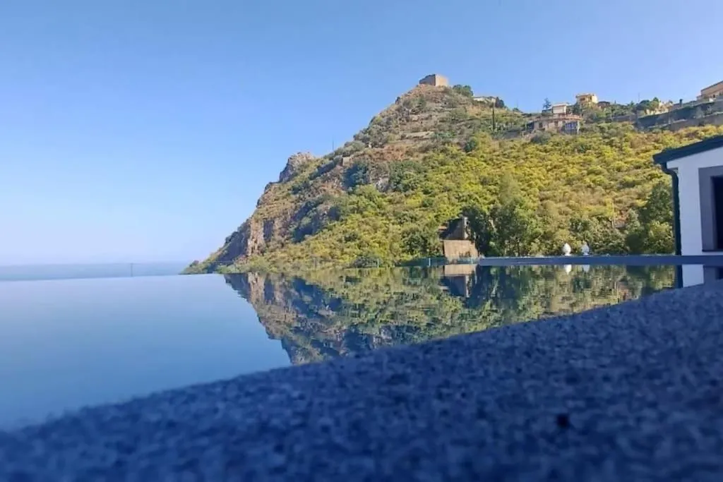 Suite Apartments Branco - Infinity Pool & Sea View - 5 Minuti Dal Centro تاورمينا