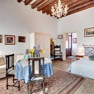 https://ca-badoer-west-studio.hotelslidodijesolo.com